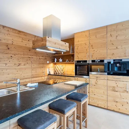 Holiday home In Near Lift, Cleaning Included