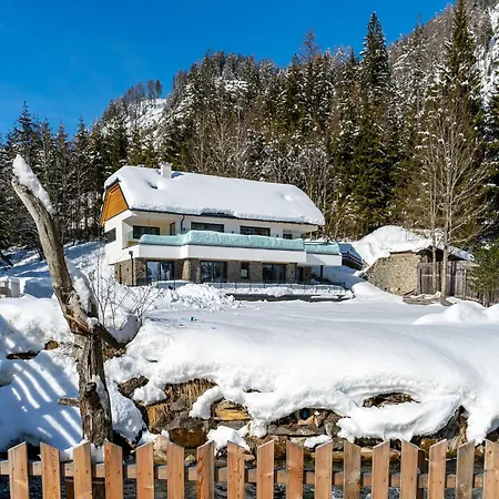 In Near Lift, Cleaning Included Holiday home *